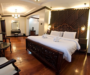 Governor Suites